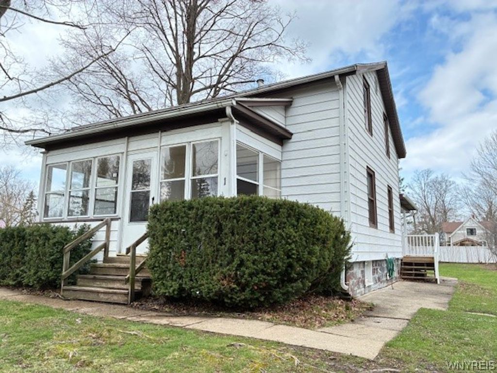 1 Center Street, Evans, NY 14006