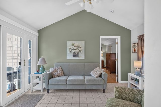 68 Harman Avenue, Seekonk, MA 02771