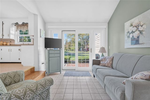 68 Harman Avenue, Seekonk, MA 02771