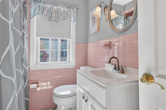 68 Harman Avenue, Seekonk, MA 02771