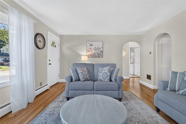 68 Harman Avenue, Seekonk, MA 02771