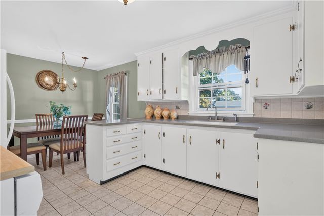 68 Harman Avenue, Seekonk, MA 02771