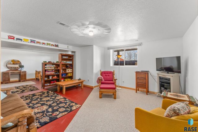 1623 Medary Ave S Avenue S, Brookings, SD 57006