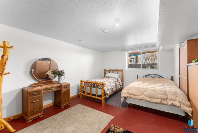 1623 Medary Ave S Avenue S, Brookings, SD 57006