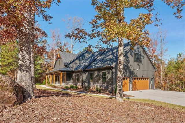 100 Ridge Way, Forsyth, GA 31029