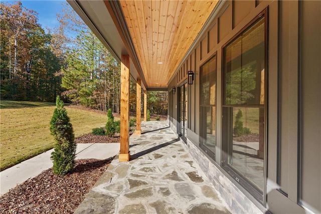 100 Ridge Way, Forsyth, GA 31029