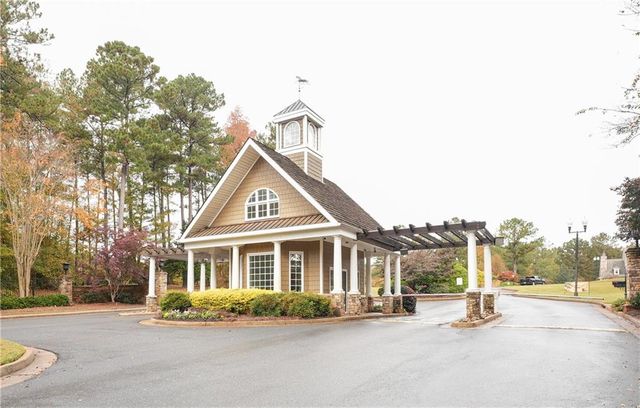 100 Ridge Way, Forsyth, GA 31029