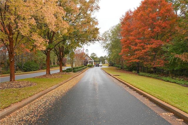 100 Ridge Way, Forsyth, GA 31029