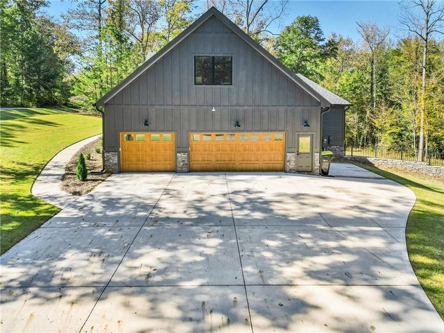 100 Ridge Way, Forsyth, GA 31029
