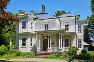 31 Chestnut Street, Rhinebeck, NY 12572