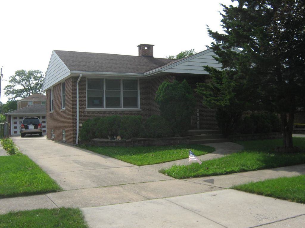 2516 S 7th Avenue, North Riverside, IL 60546