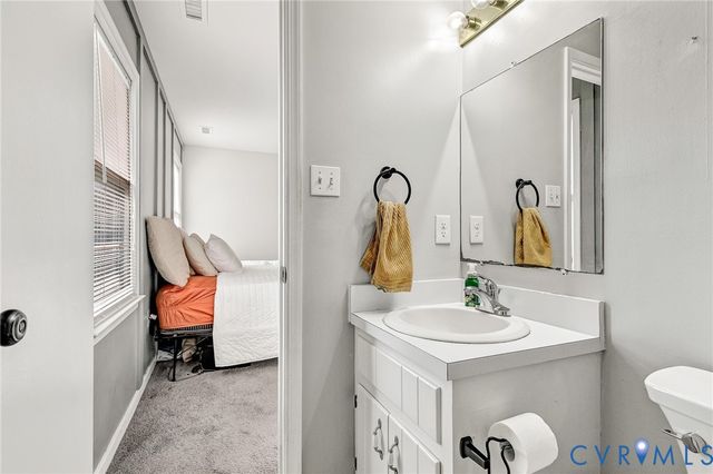 6377 Sledds Lake Rd, Mechanicsville, VA 23111