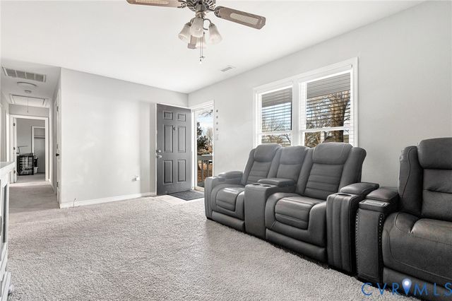 6377 Sledds Lake Rd, Mechanicsville, VA 23111