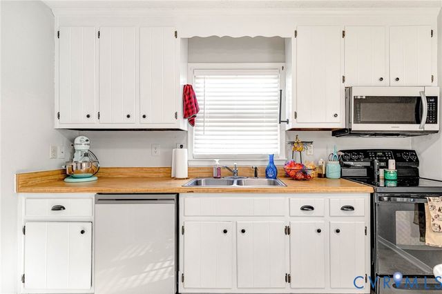 6377 Sledds Lake Rd, Mechanicsville, VA 23111