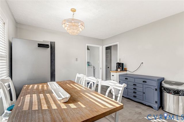 6377 Sledds Lake Rd, Mechanicsville, VA 23111