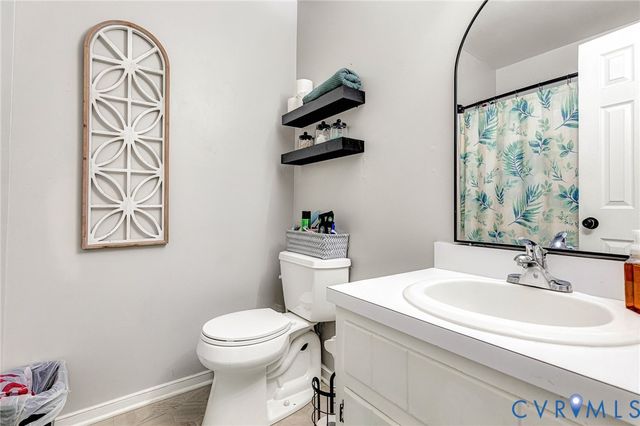 6377 Sledds Lake Rd, Mechanicsville, VA 23111