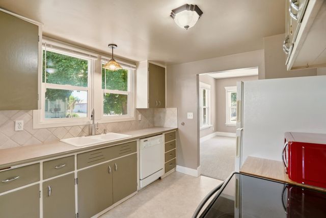 114 2nd St, Cheney, WA 99004