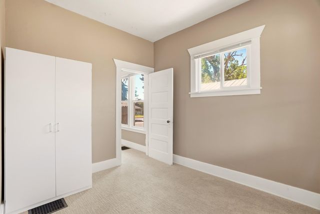 114 2nd St, Cheney, WA 99004