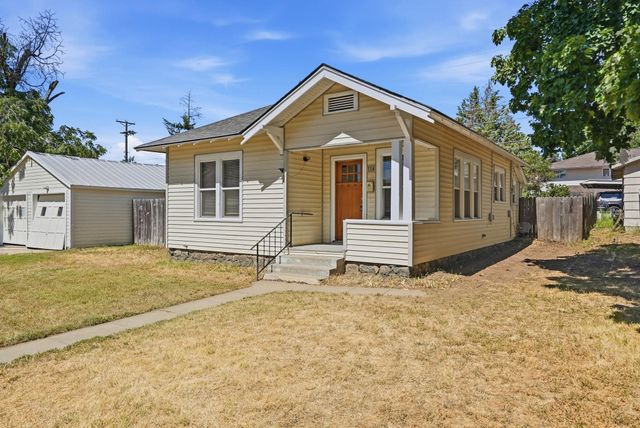 114 2nd St, Cheney, WA 99004