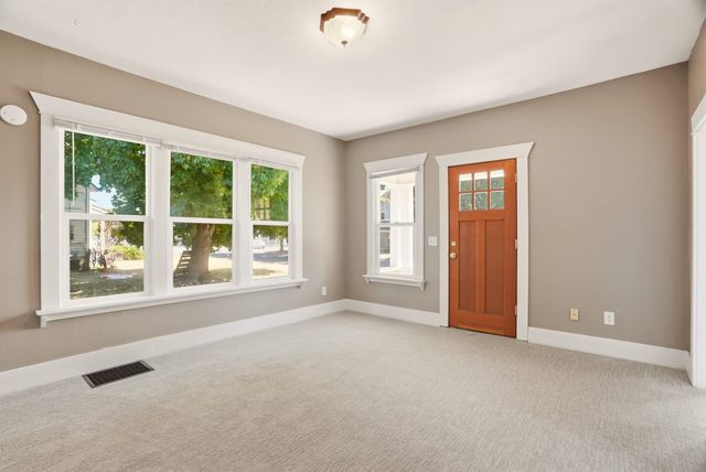 114 2nd St, Cheney, WA 99004