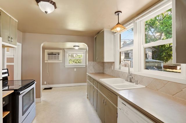 114 2nd St, Cheney, WA 99004