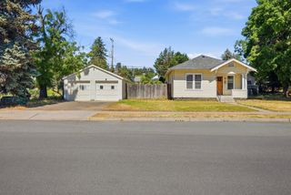 114 2nd St, Cheney, WA 99004