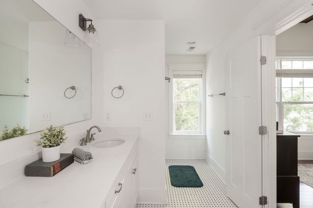 95 McKennell Dr, Nashville, TN 37206