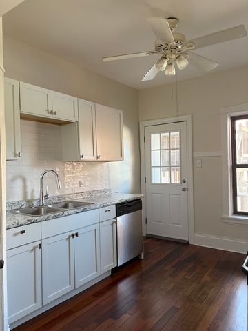 844 W Belle Plaine Avenue 1E, Chicago, IL 60613