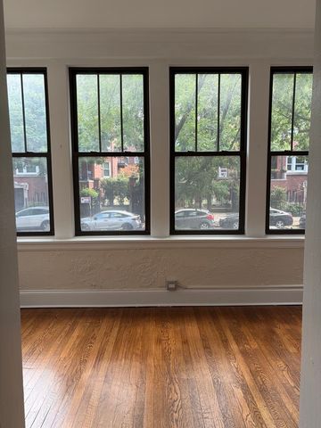 844 W Belle Plaine Avenue 1E, Chicago, IL 60613