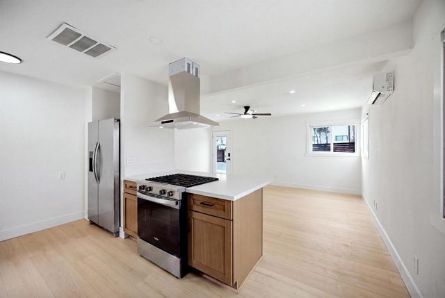 4527 49 Olney St, San Diego, CA 92109