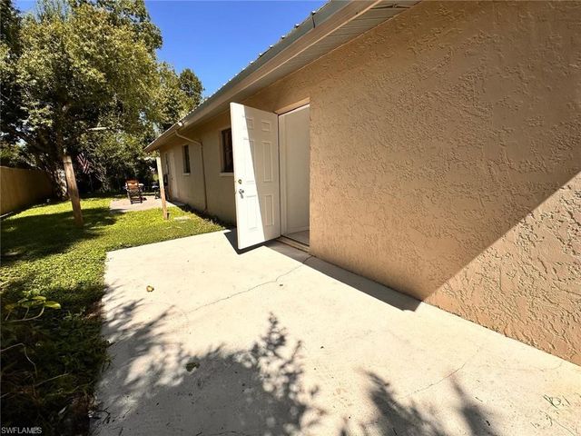 16363 Teresa LN, North Fort Myers, FL 33917