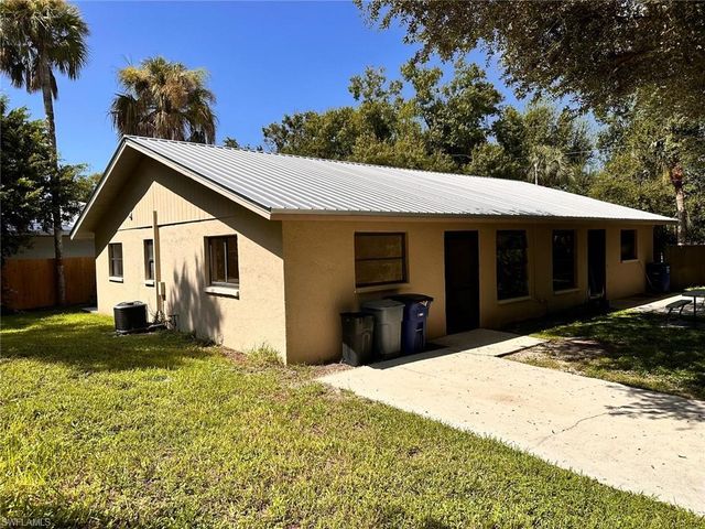 16363 Teresa LN, North Fort Myers, FL 33917