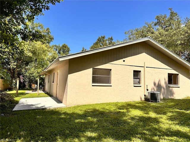 16363 Teresa LN, North Fort Myers, FL 33917