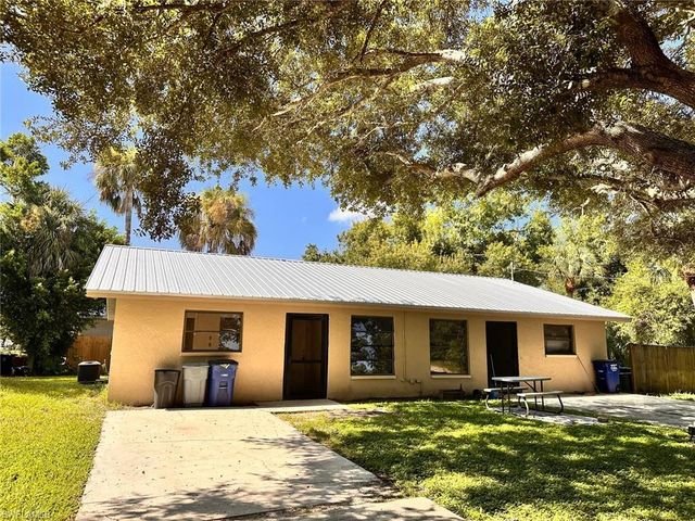 16363 Teresa LN, North Fort Myers, FL 33917