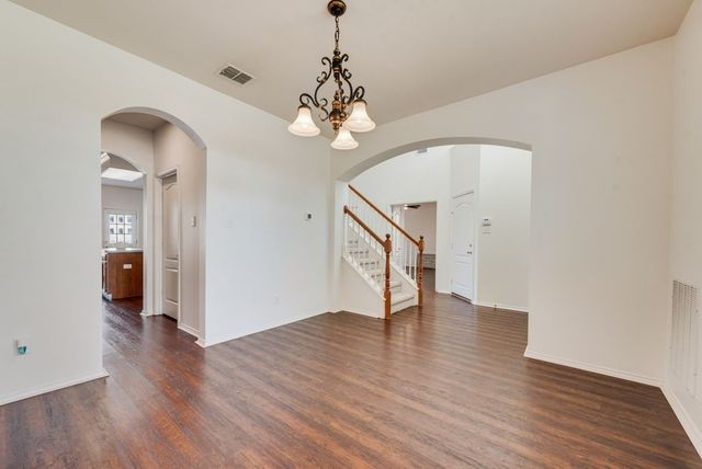 306 Salsbury Drive, Euless, TX 76040