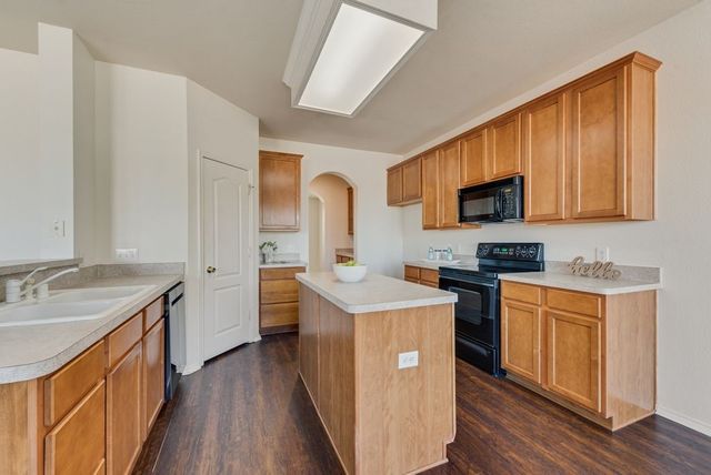 306 Salsbury Drive, Euless, TX 76040