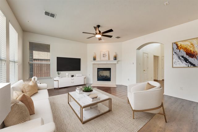 306 Salsbury Drive, Euless, TX 76040