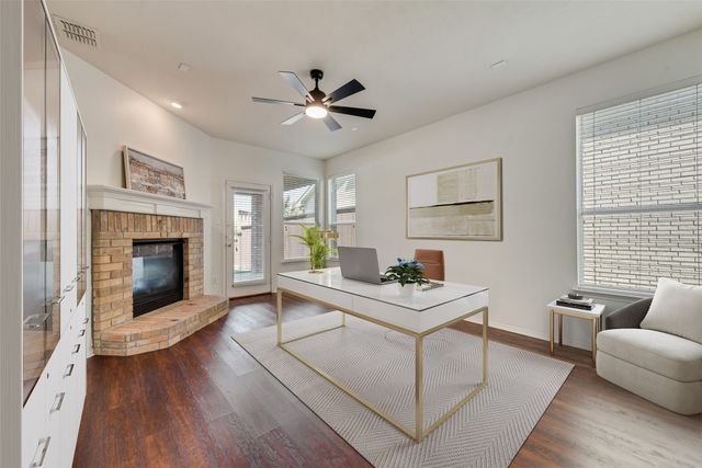 306 Salsbury Drive, Euless, TX 76040