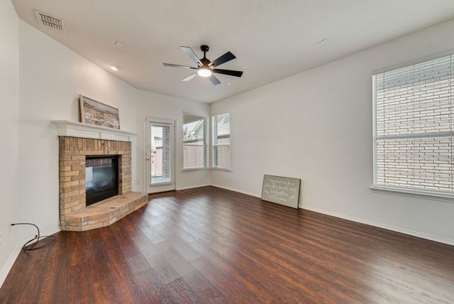 306 Salsbury Drive, Euless, TX 76040