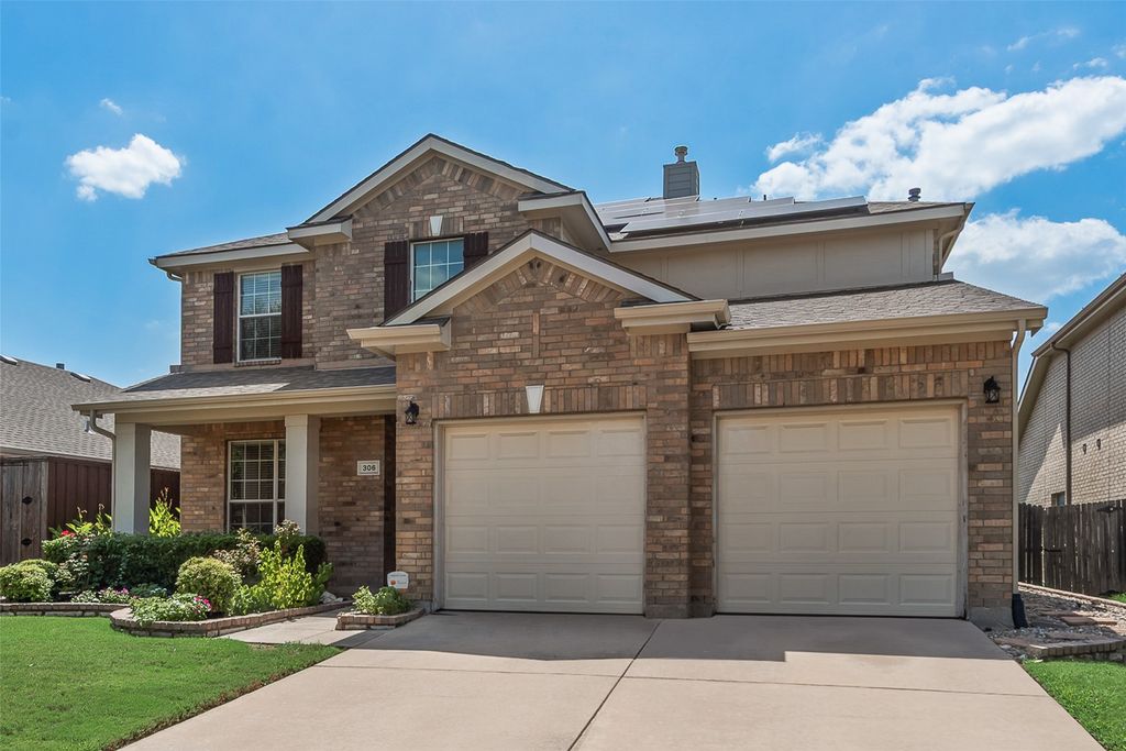 306 Salsbury Drive, Euless, TX 76040