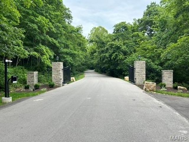 59 R The Bluffs Drive, Eureka, MO 63025