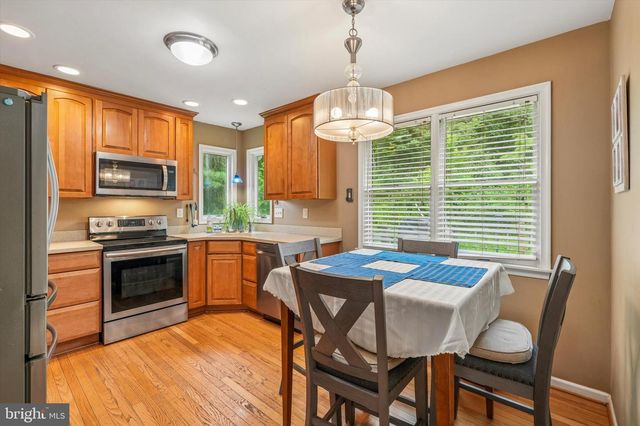 28 RIDGE RUN RD, Sellersville, PA 18960