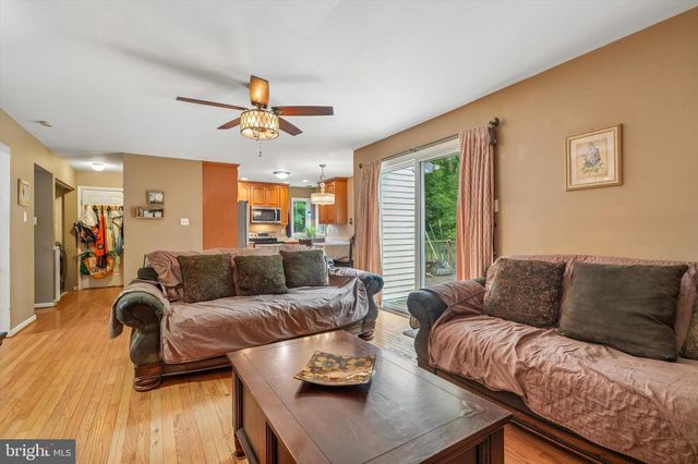 28 RIDGE RUN RD, Sellersville, PA 18960