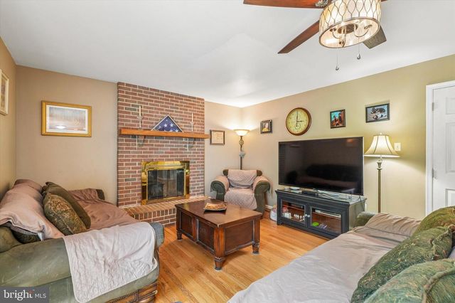 28 RIDGE RUN RD, Sellersville, PA 18960