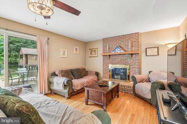 28 RIDGE RUN RD, Sellersville, PA 18960