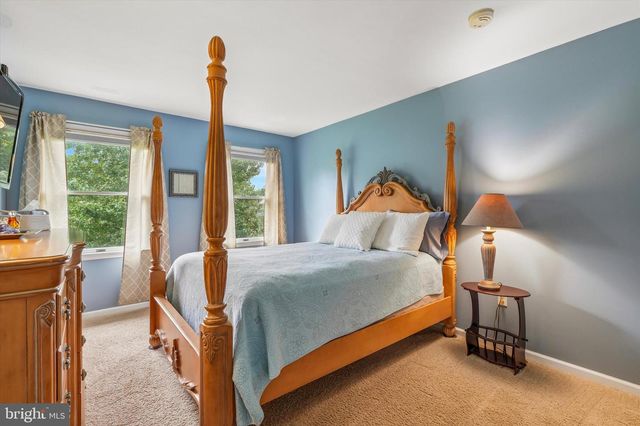 28 RIDGE RUN RD, Sellersville, PA 18960