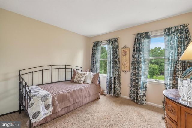 28 RIDGE RUN RD, Sellersville, PA 18960