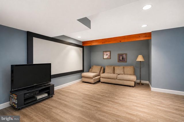 28 RIDGE RUN RD, Sellersville, PA 18960
