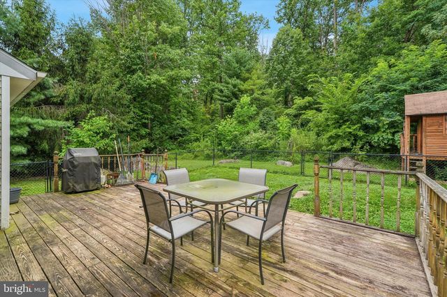 28 RIDGE RUN RD, Sellersville, PA 18960