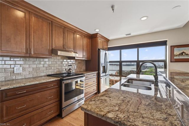 123 College Pl Unit 1403, Norfolk, VA 23510